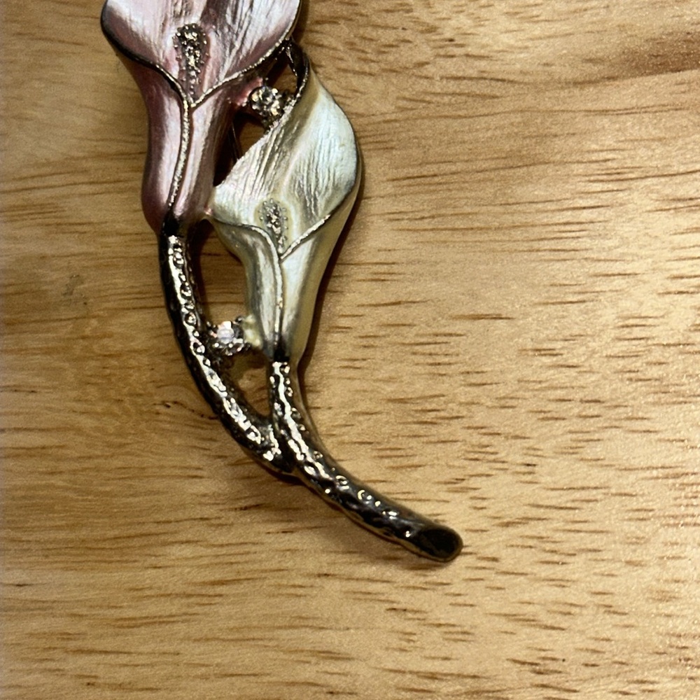 Premier Designs Calla Lily Brooch Lapel Pin Pink & White View 4